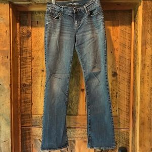 Size 2 Old Navy boot cut jeans.